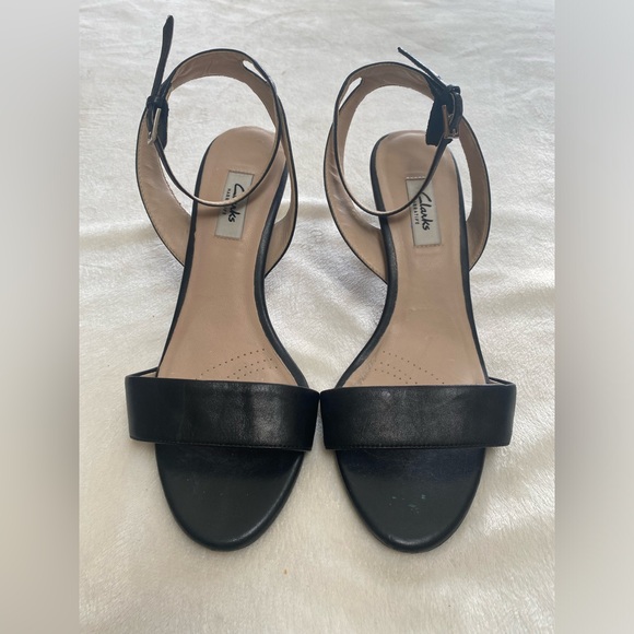 Clarks Amali Jewel Black Leather AnkleStraps Sandal Size 9 - Picture 1 of 8